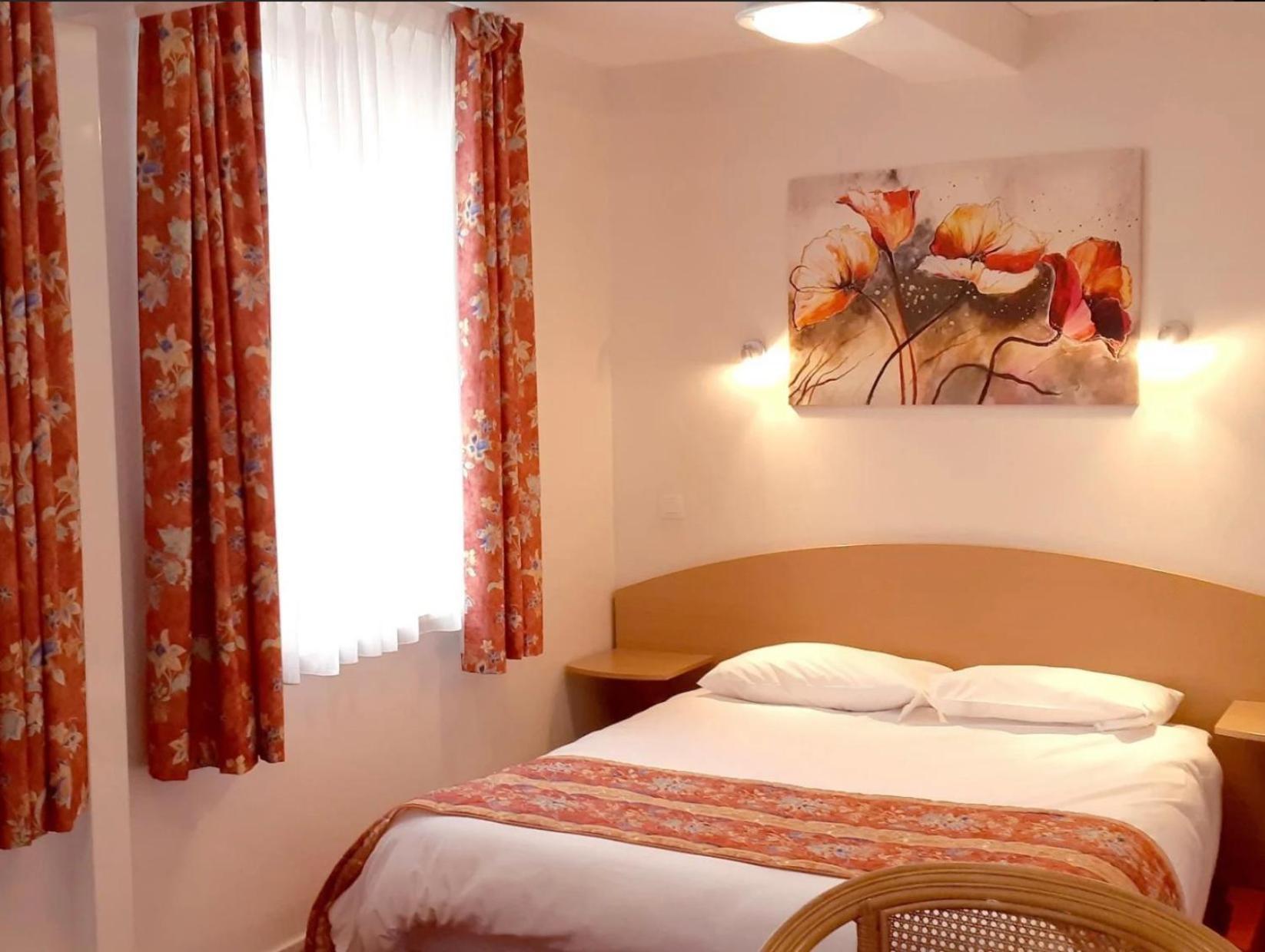 Logis Hotel Le Val De Vence Launois-sur-Vence Exterior foto